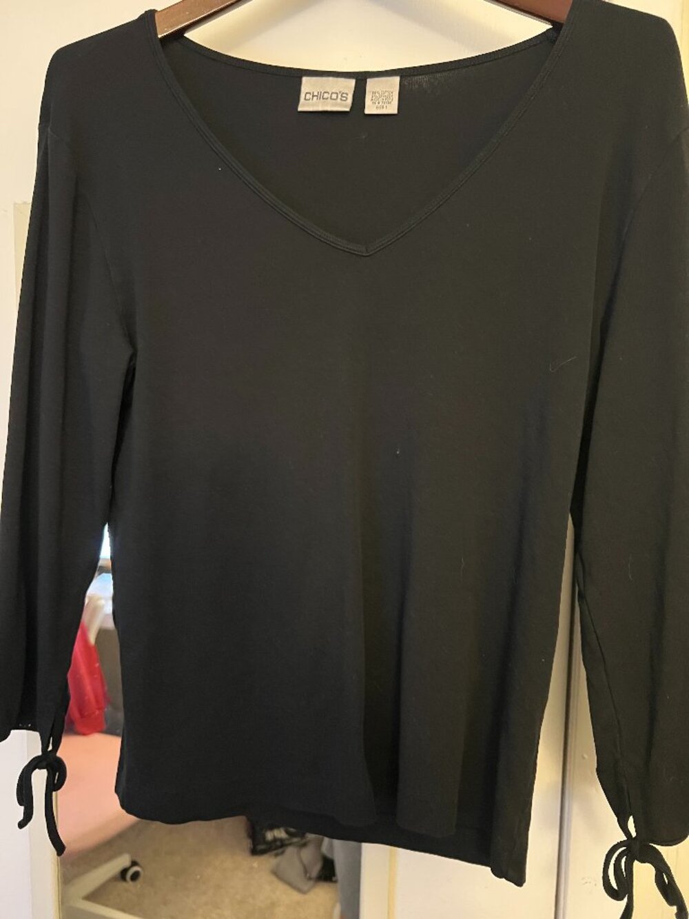 Chico’s Black V-Neck Long Sleeve Top Size 1 M Cotton Spandex Tie Cuff